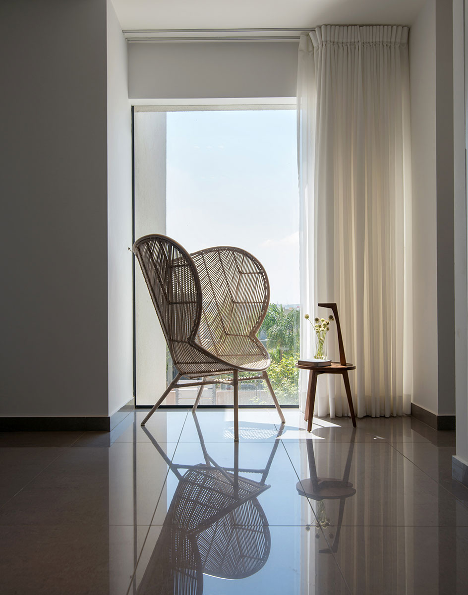 An Elegant Contemporary Home with Luxurious Interiors in Bat Hadar by BLV Design/Architecture (6)