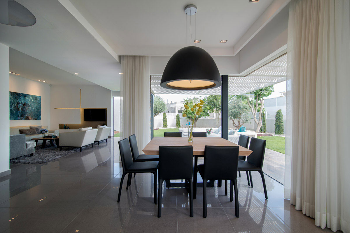 An Elegant Contemporary Home with Luxurious Interiors in Bat Hadar by BLV Design/Architecture (9)
