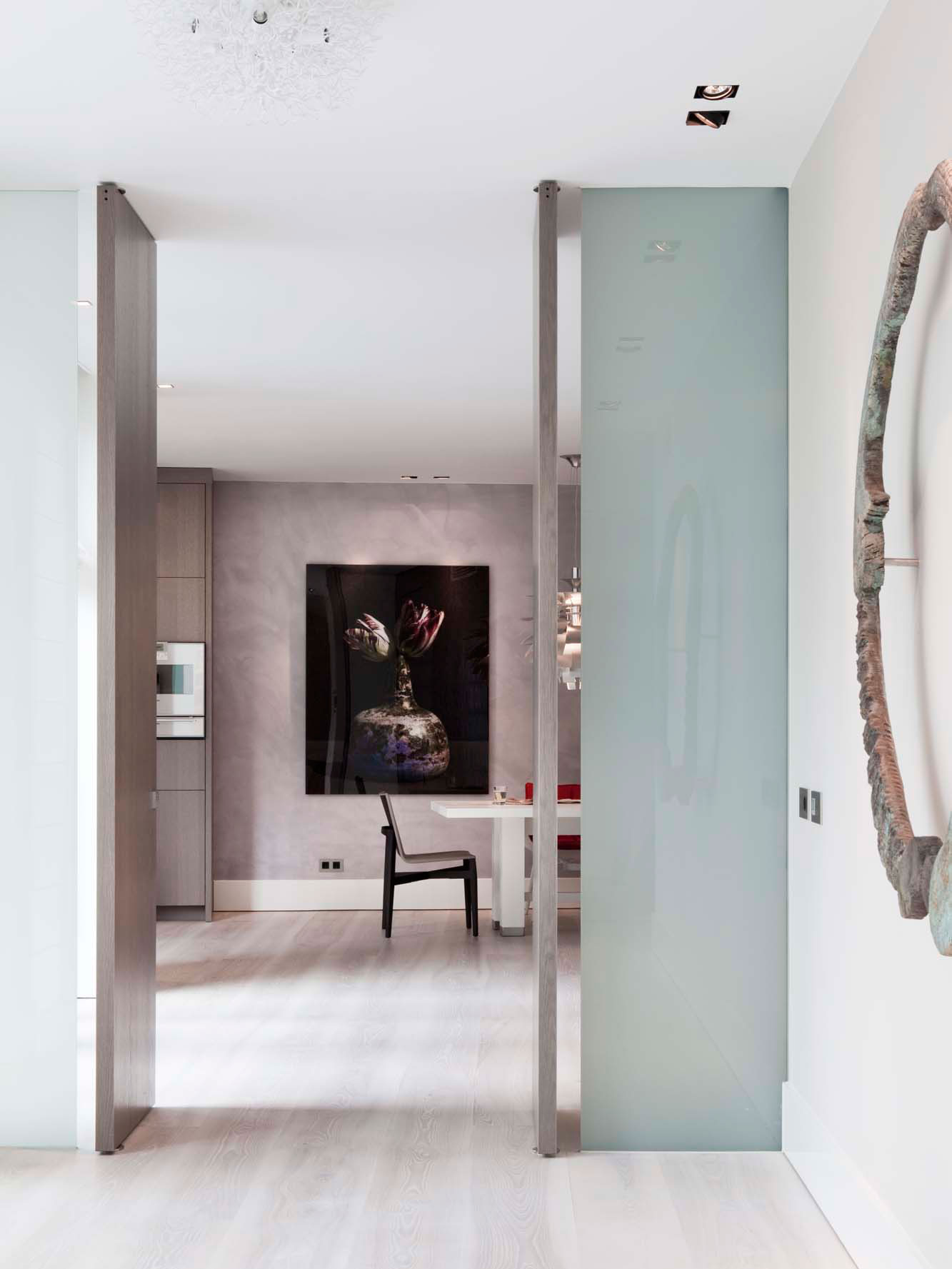 A Sober and Elegant Contemporary Home with Luxury and Chic Interiors in Amsterdam by Essentials Interieur & Roy de Scheemaker (18)