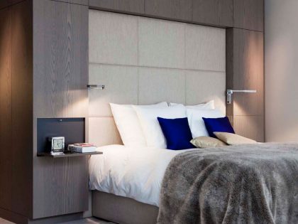 A Sober and Elegant Contemporary Home with Luxury and Chic Interiors in Amsterdam by Essentials Interieur & Roy de Scheemaker (20)