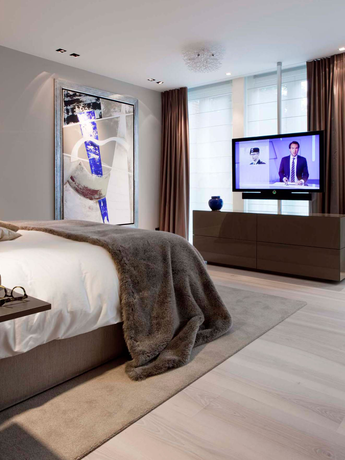 A Sober and Elegant Contemporary Home with Luxury and Chic Interiors in Amsterdam by Essentials Interieur & Roy de Scheemaker (22)