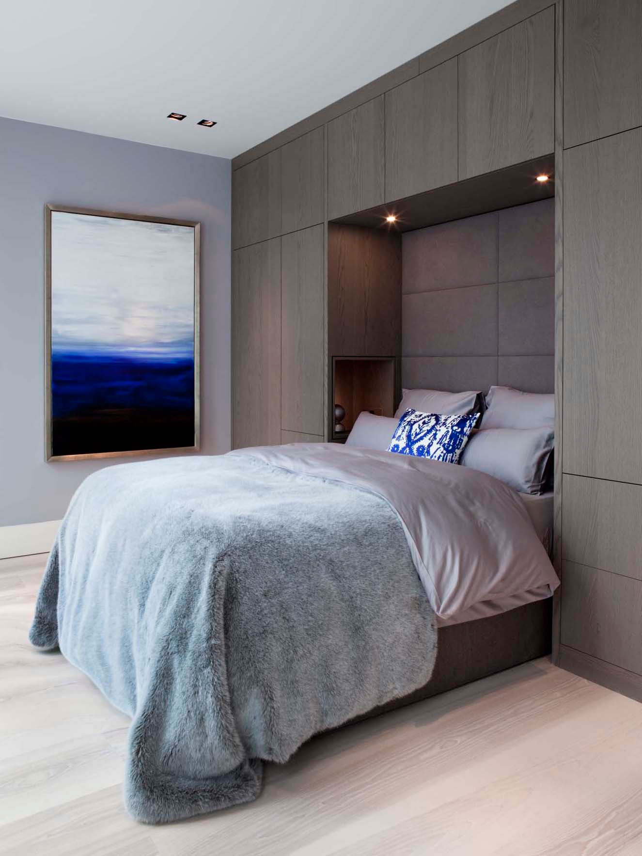 A Sober and Elegant Contemporary Home with Luxury and Chic Interiors in Amsterdam by Essentials Interieur & Roy de Scheemaker (23)