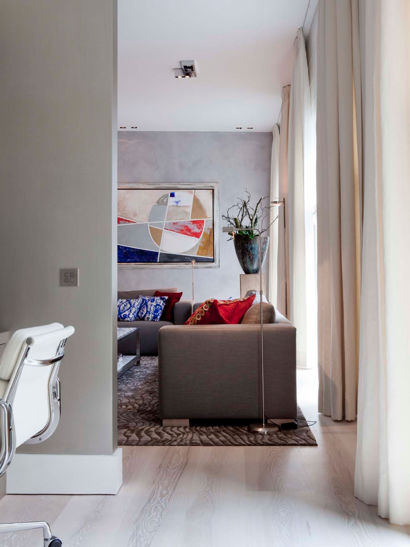 A Sober and Elegant Contemporary Home with Luxury and Chic Interiors in Amsterdam by Essentials Interieur & Roy de Scheemaker (8)
