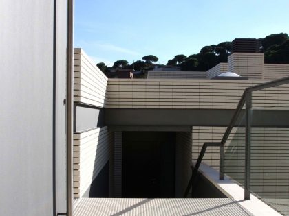 An Elegant Contemporary Home with Stunning Appearance in El Mas Coll by Massimo Mirtolini & Ignacio Salvans & Josep Borras (5)