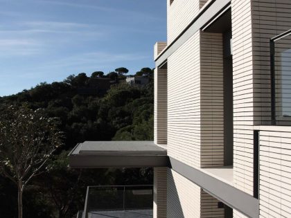 An Elegant Contemporary Home with Stunning Appearance in El Mas Coll by Massimo Mirtolini & Ignacio Salvans & Josep Borras (6)