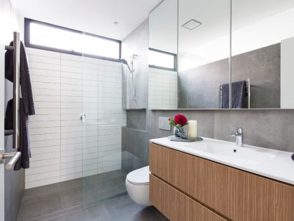 An Elegant Contemporary Home Full of Natural Light and Stunning Features in Manly by Watershed Design (17)