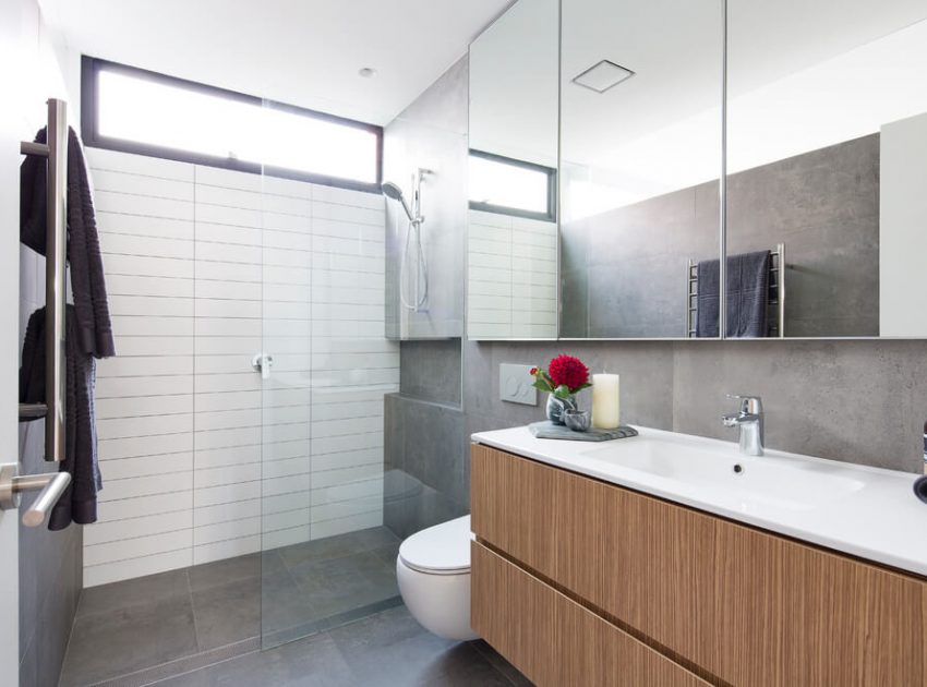 An Elegant Contemporary Home Full of Natural Light and Stunning Features in Manly by Watershed Design (17)