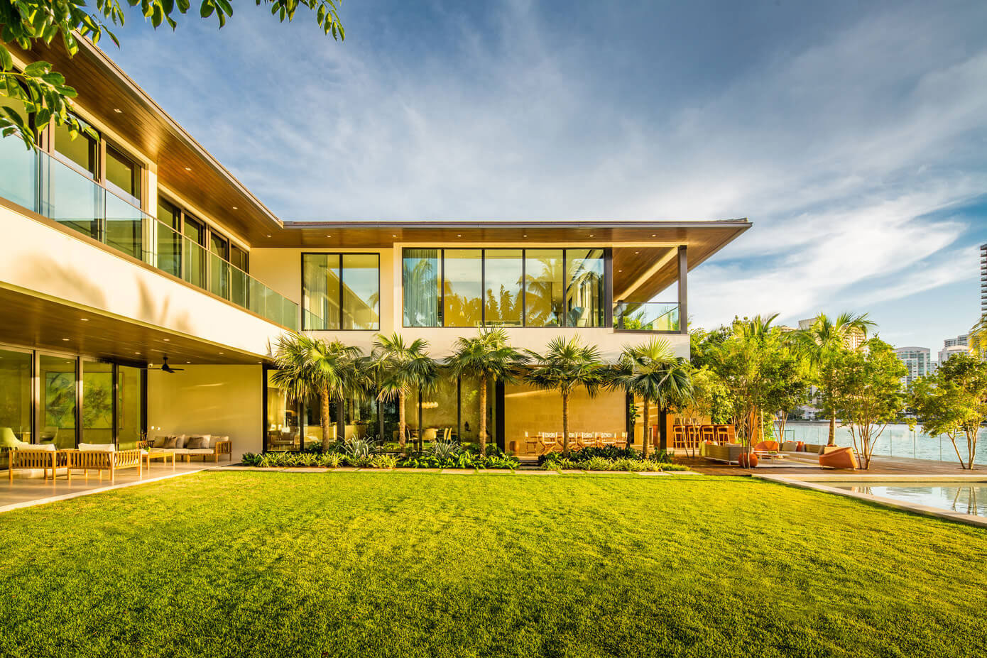 An Elegant Contemporary Two-Storey Home Surrounded by Palm Trees and Ocean in Florida by Kobi Karp (2)