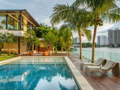 An Elegant Contemporary Two-Storey Home Surrounded by Palm Trees and Ocean in Florida by Kobi Karp (3)