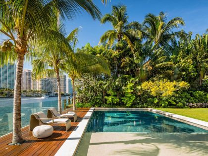 An Elegant Contemporary Two-Storey Home Surrounded by Palm Trees and Ocean in Florida by Kobi Karp (4)