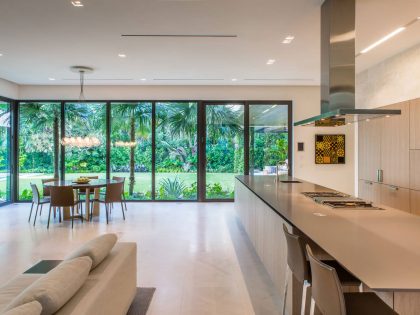 An Elegant Contemporary Two-Storey Home Surrounded by Palm Trees and Ocean in Florida by Kobi Karp (9)