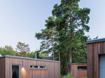 An Elegant Contemporary Villa Surrounded by Tall Pine Trees in Höllviken, Sweden by Johan Sundberg (14)