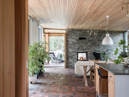 An Elegant Contemporary Villa Surrounded by Tall Pine Trees in Höllviken, Sweden by Johan Sundberg (9)