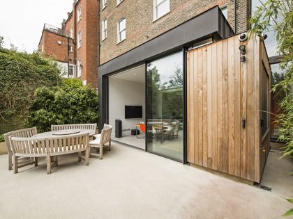 An Elegant Contemporary House for a Couple of Book Lovers in London, England by SHH Architects (1)