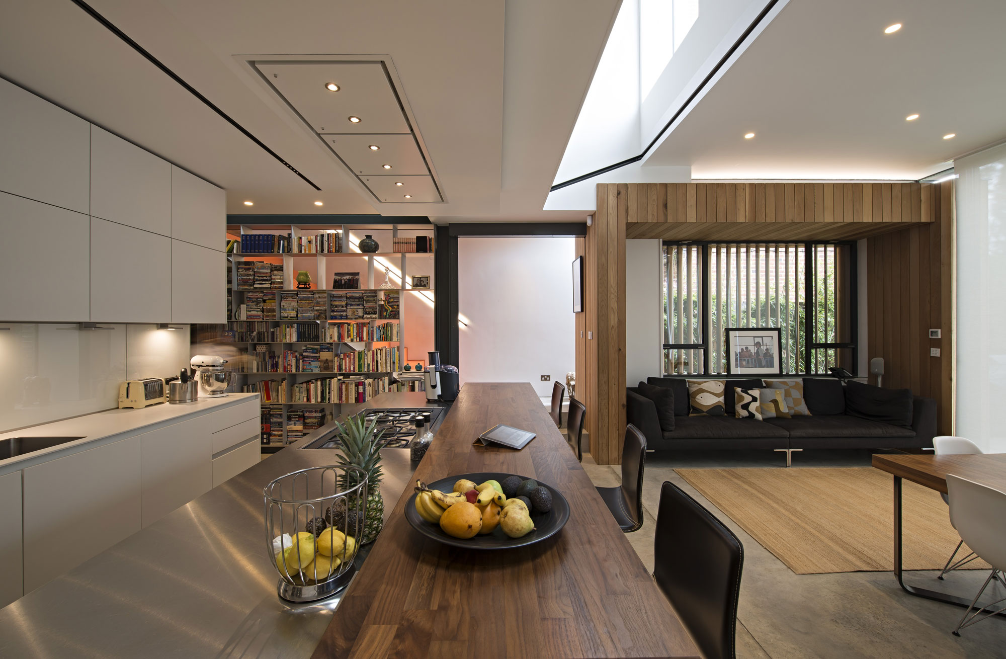 An Elegant Contemporary House for a Couple of Book Lovers in London, England by SHH Architects (20)