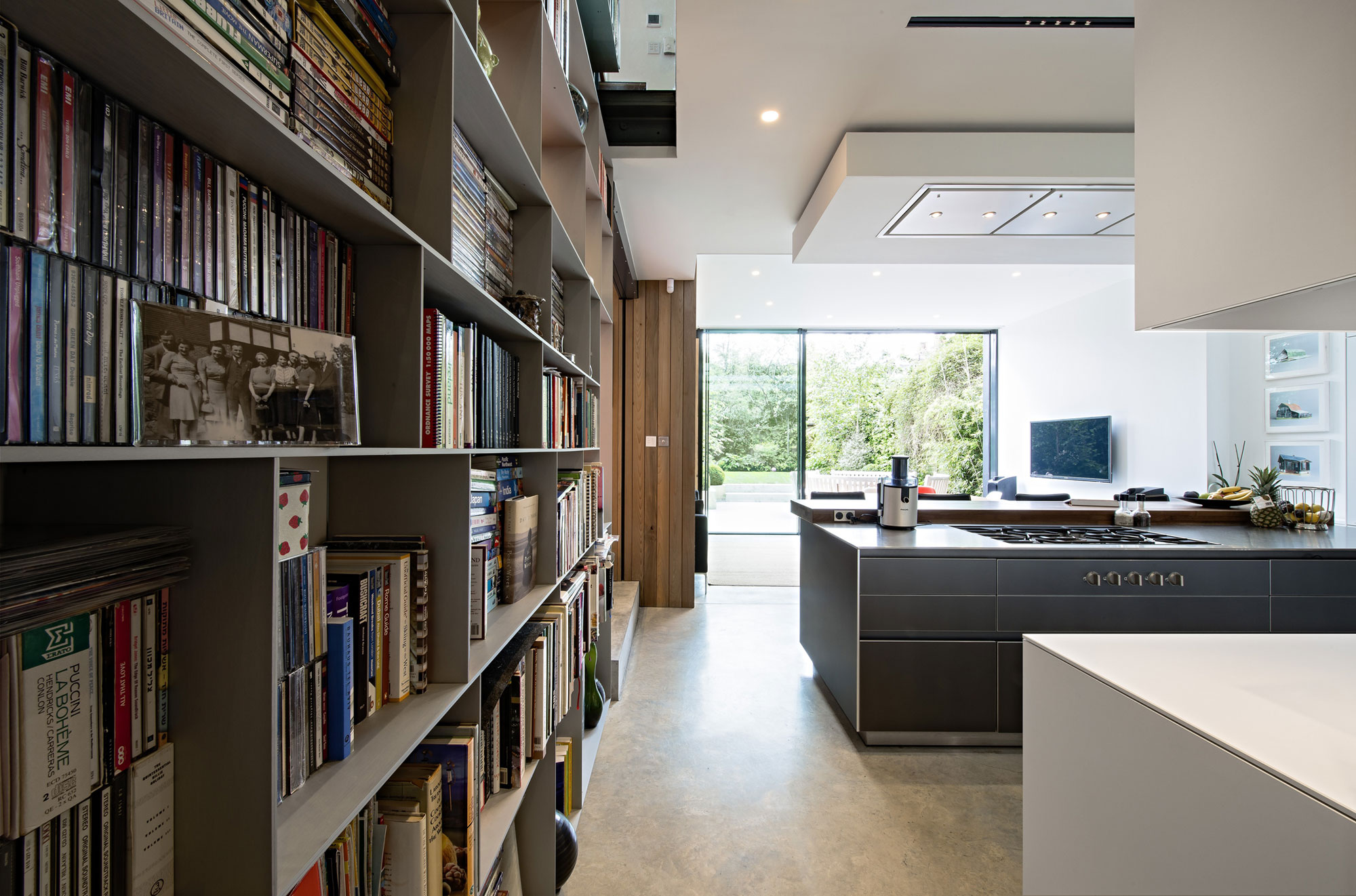An Elegant Contemporary House for a Couple of Book Lovers in London, England by SHH Architects (21)