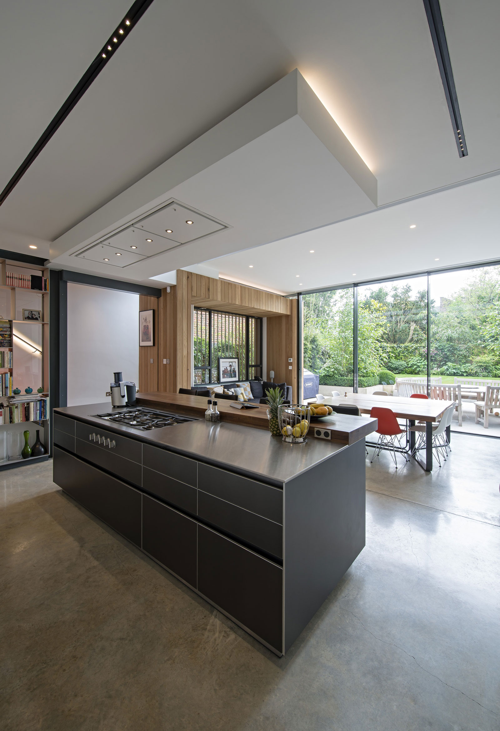 An Elegant Contemporary House for a Couple of Book Lovers in London, England by SHH Architects (22)