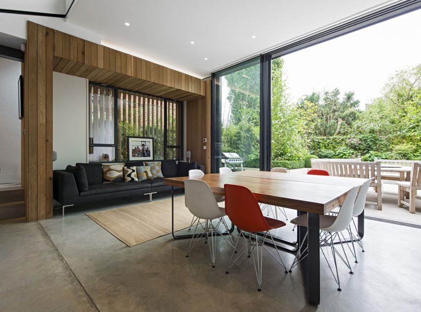 An Elegant Contemporary House for a Couple of Book Lovers in London, England by SHH Architects (23)