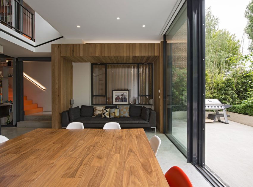 An Elegant Contemporary House for a Couple of Book Lovers in London, England by SHH Architects (25)