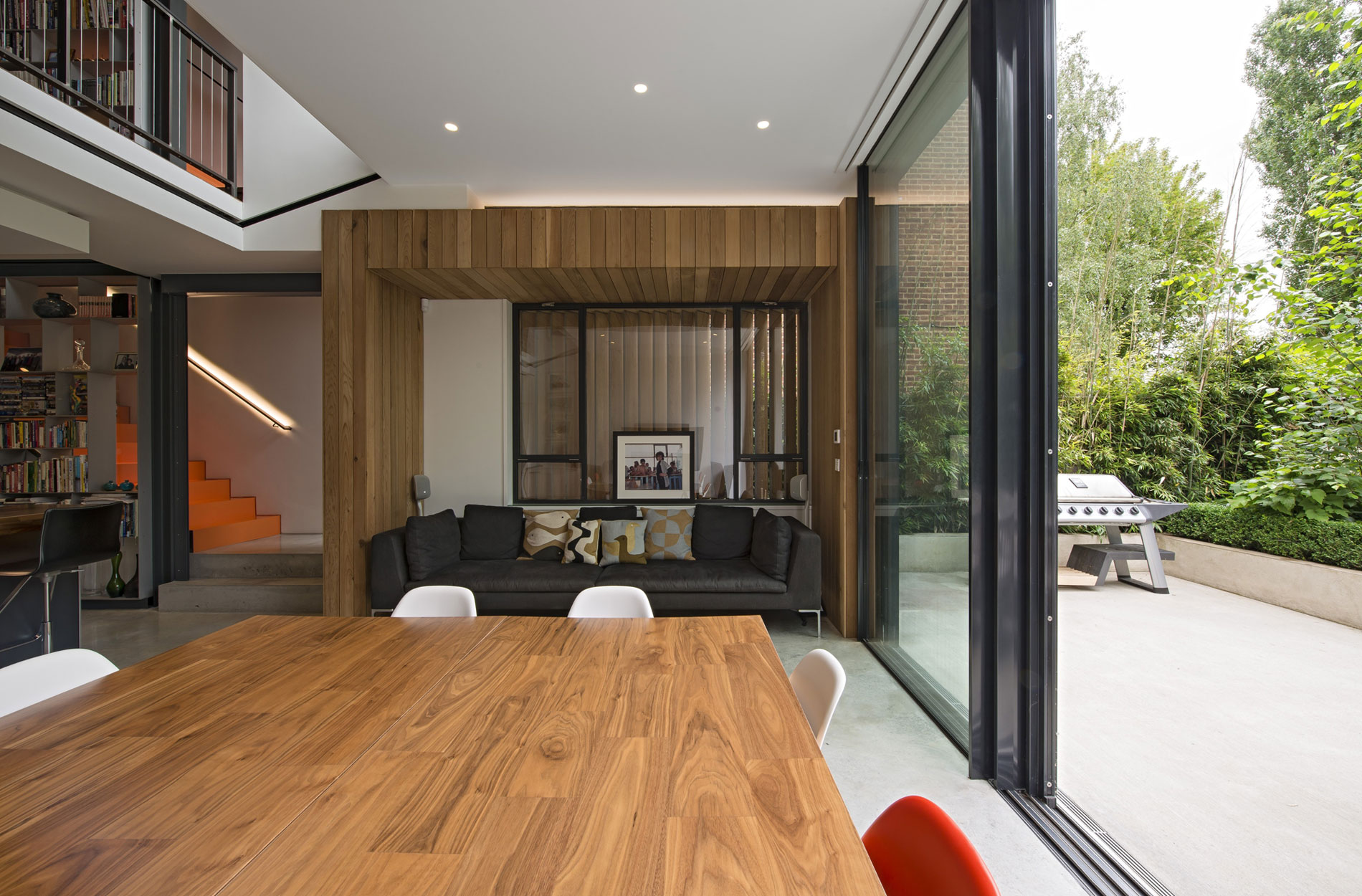 An Elegant Contemporary House for a Couple of Book Lovers in London, England by SHH Architects (25)