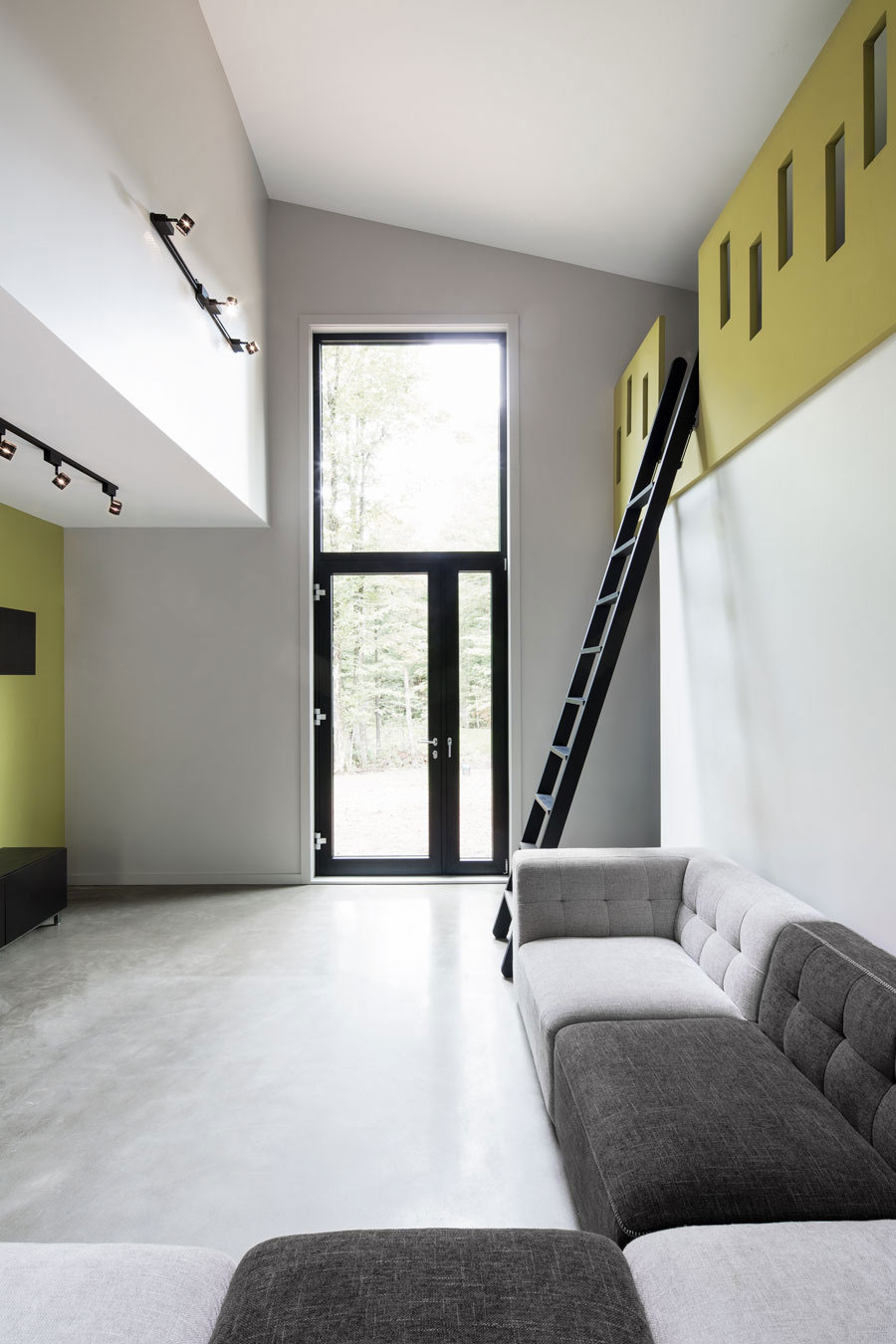 An Elegant L-Shaped House with Futuristic Interiors in Lac de la Cabane, Canada by naturehumaine (11)