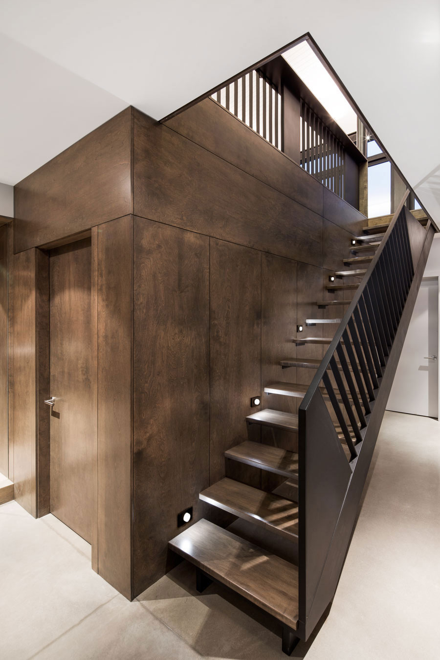 An Elegant L-Shaped House with Futuristic Interiors in Lac de la Cabane, Canada by naturehumaine (14)