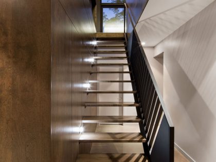 An Elegant L-Shaped House with Futuristic Interiors in Lac de la Cabane, Canada by naturehumaine (15)