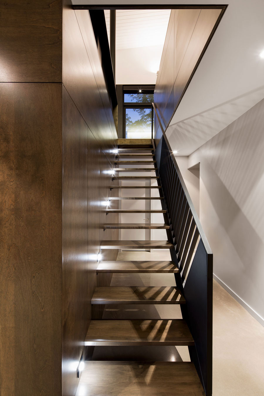 An Elegant L-Shaped House with Futuristic Interiors in Lac de la Cabane, Canada by naturehumaine (15)