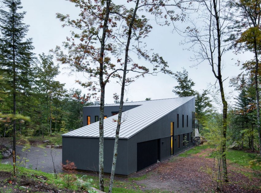 An Elegant L-Shaped House with Futuristic Interiors in Lac de la Cabane, Canada by naturehumaine (5)