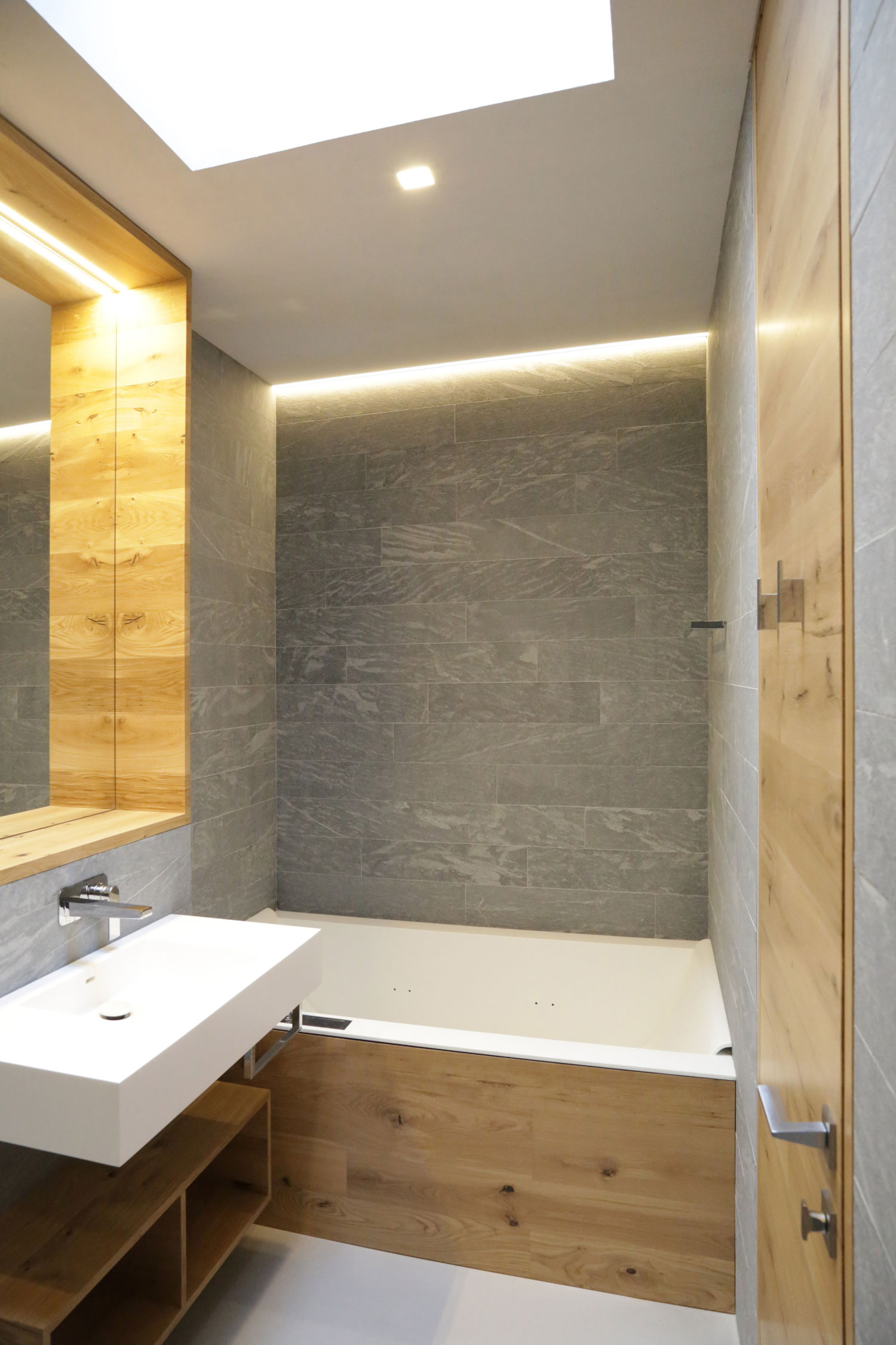 An Elegant Mediterranean Villa with Natural Stone Façade in Imperia, Italy by Giordano Hadamik Architects (20)