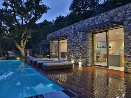 An Elegant Mediterranean Villa with Natural Stone Façade in Imperia, Italy by Giordano Hadamik Architects (24)