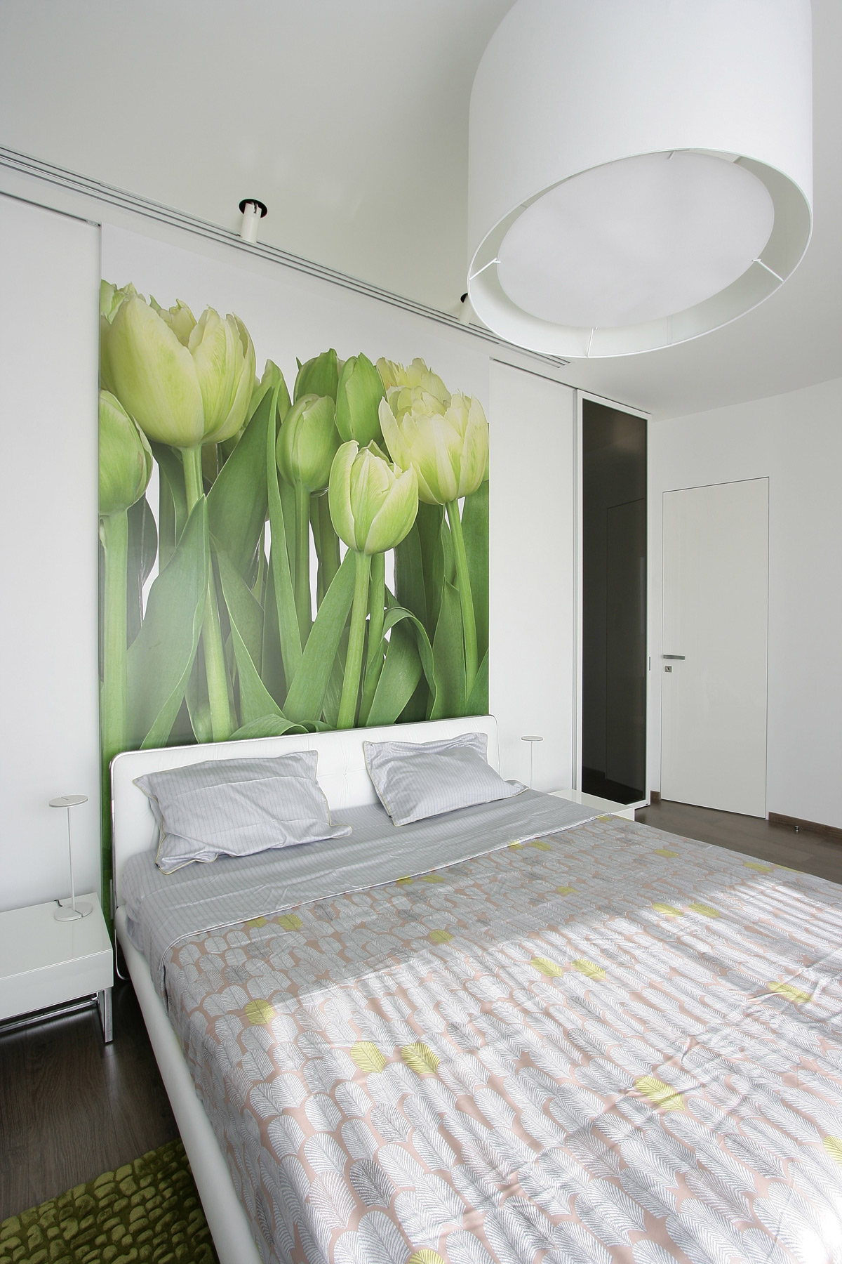 An Elegant Modern Apartment with White and Neutral Tones in Dnipropetrovsk Oblast by Azovskiy & Pahomova Architects (10)