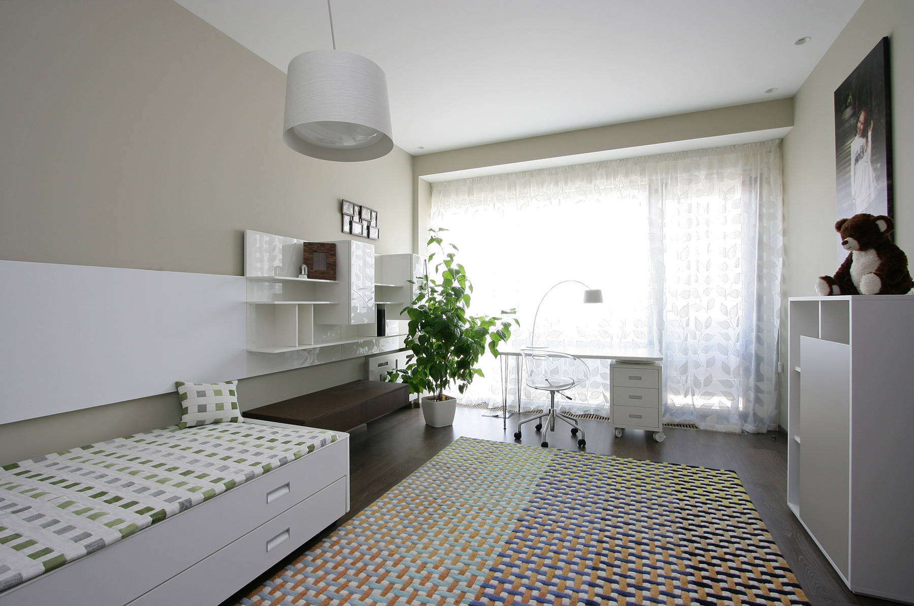 An Elegant Modern Apartment with White and Neutral Tones in Dnipropetrovsk Oblast by Azovskiy & Pahomova Architects (12)