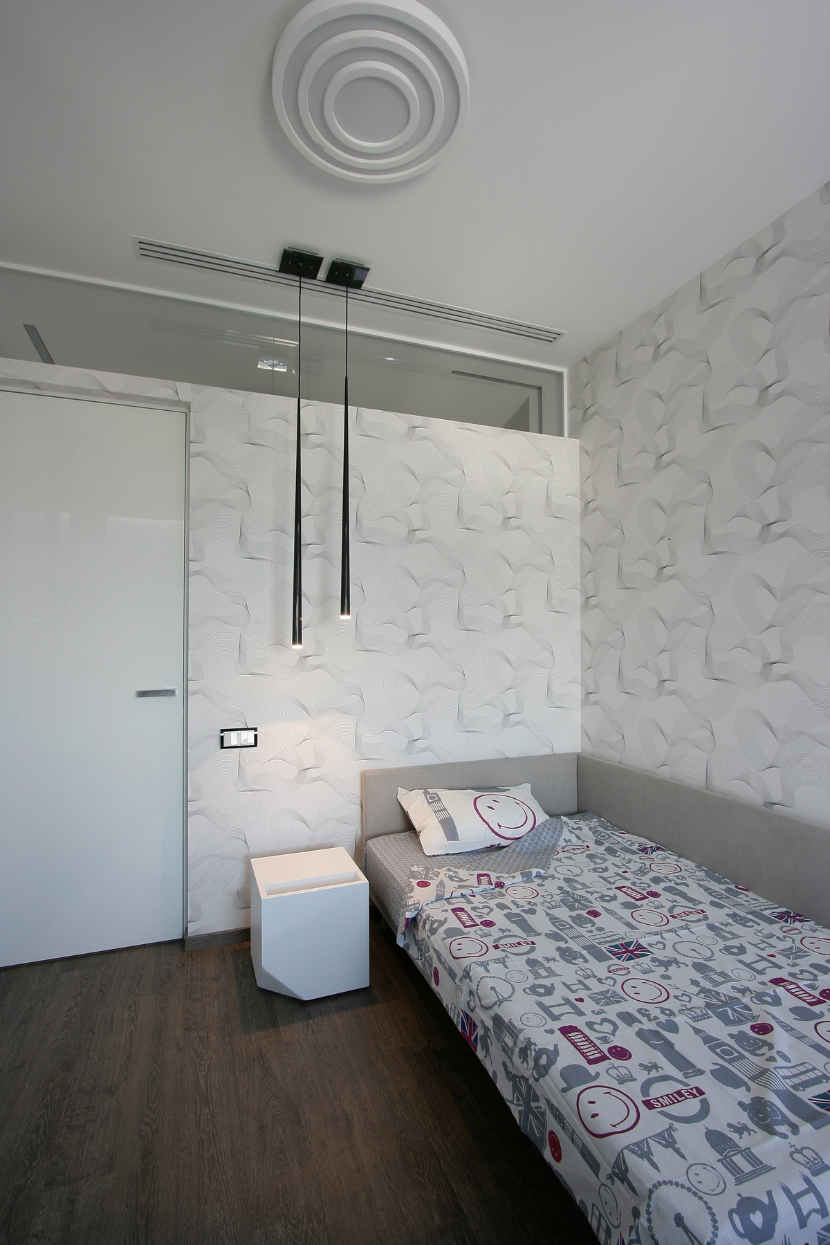 An Elegant Modern Apartment with White and Neutral Tones in Dnipropetrovsk Oblast by Azovskiy & Pahomova Architects (15)