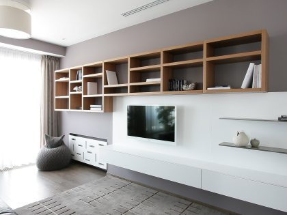 An Elegant Modern Apartment with White and Neutral Tones in Dnipropetrovsk Oblast by Azovskiy & Pahomova Architects (4)