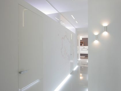 An Elegant Modern Apartment with White and Neutral Tones in Dnipropetrovsk Oblast by Azovskiy & Pahomova Architects (9)