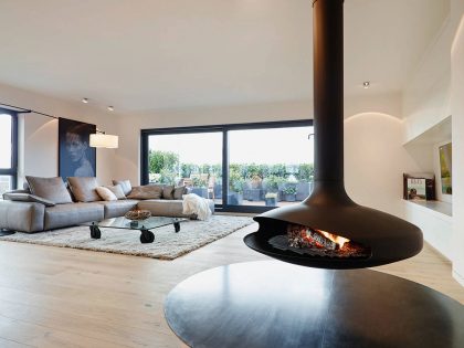 An Elegant Penthouse with Splendid Interiors in Valencia, Spain