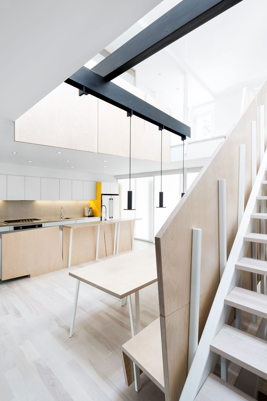 An Elegant Single-Family House with Bright and Modern Interiors in Montreal by naturehumaine (10)