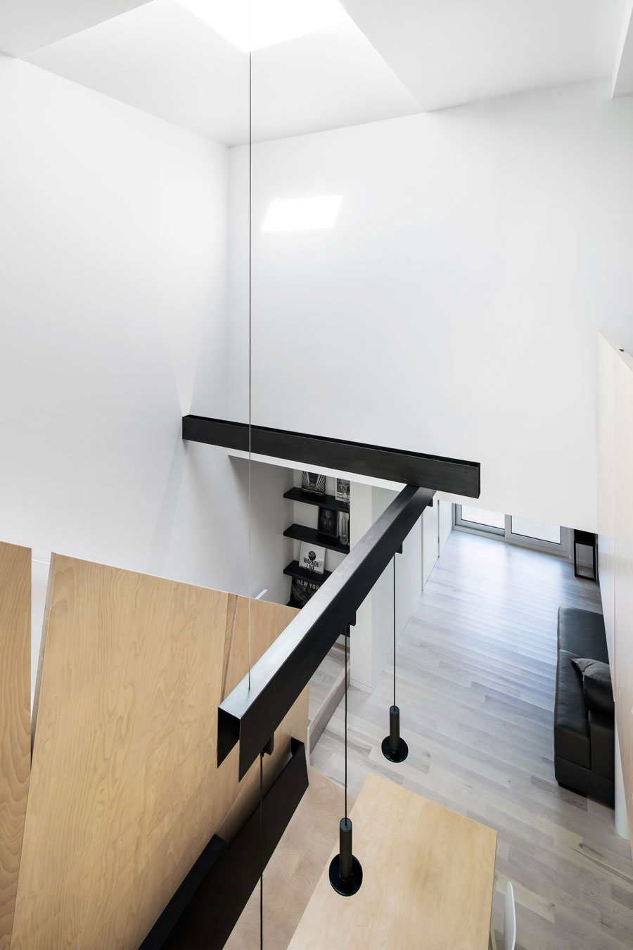 An Elegant Single-Family House with Bright and Modern Interiors in Montreal by naturehumaine (13)