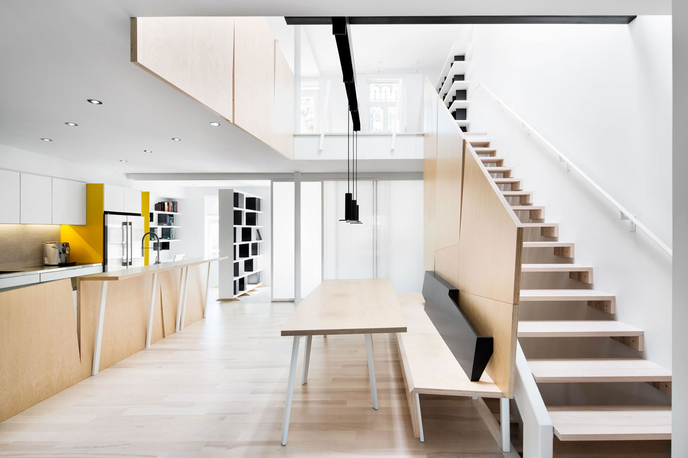 An Elegant Single-Family House with Bright and Modern Interiors in Montreal by naturehumaine (3)