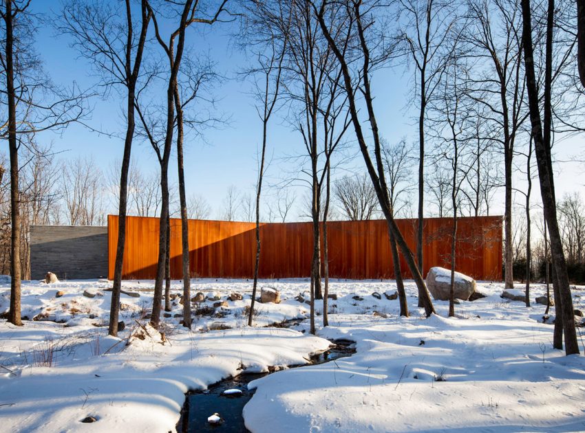 An Elegant Sustainable House in the Woods with Striking Exteriors of Ulster County by William Reue Architecture (1)