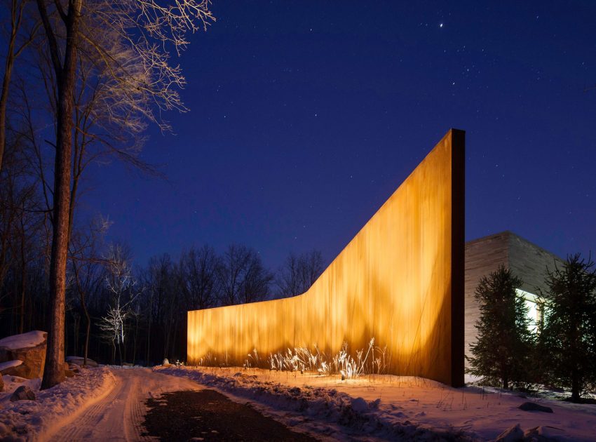 An Elegant Sustainable House in the Woods with Striking Exteriors of Ulster County by William Reue Architecture (11)