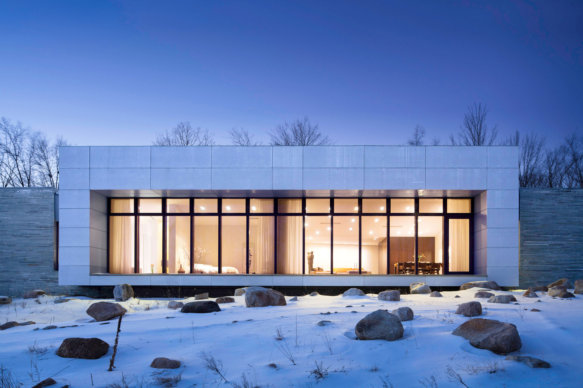 An Elegant Sustainable House in the Woods with Striking Exteriors of Ulster County by William Reue Architecture (13)