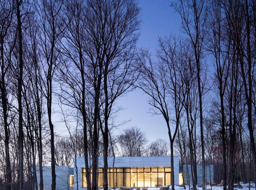 An Elegant Sustainable House in the Woods with Striking Exteriors of Ulster County by William Reue Architecture (14)