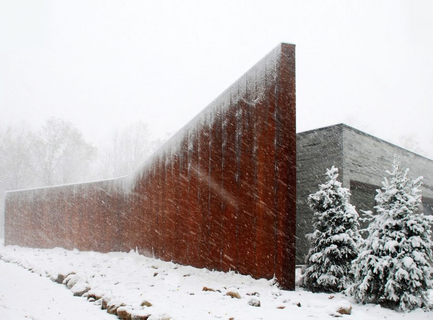 An Elegant Sustainable House in the Woods with Striking Exteriors of Ulster County by William Reue Architecture (2)