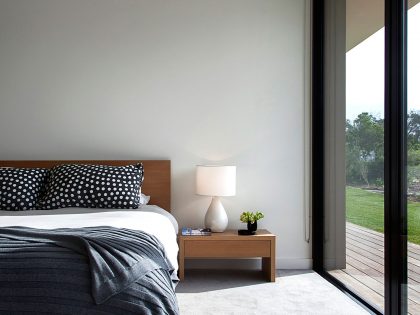 An Elegant Modern Wood and Glass House on the Mornington Peninsula, Victoria by InForm (11)