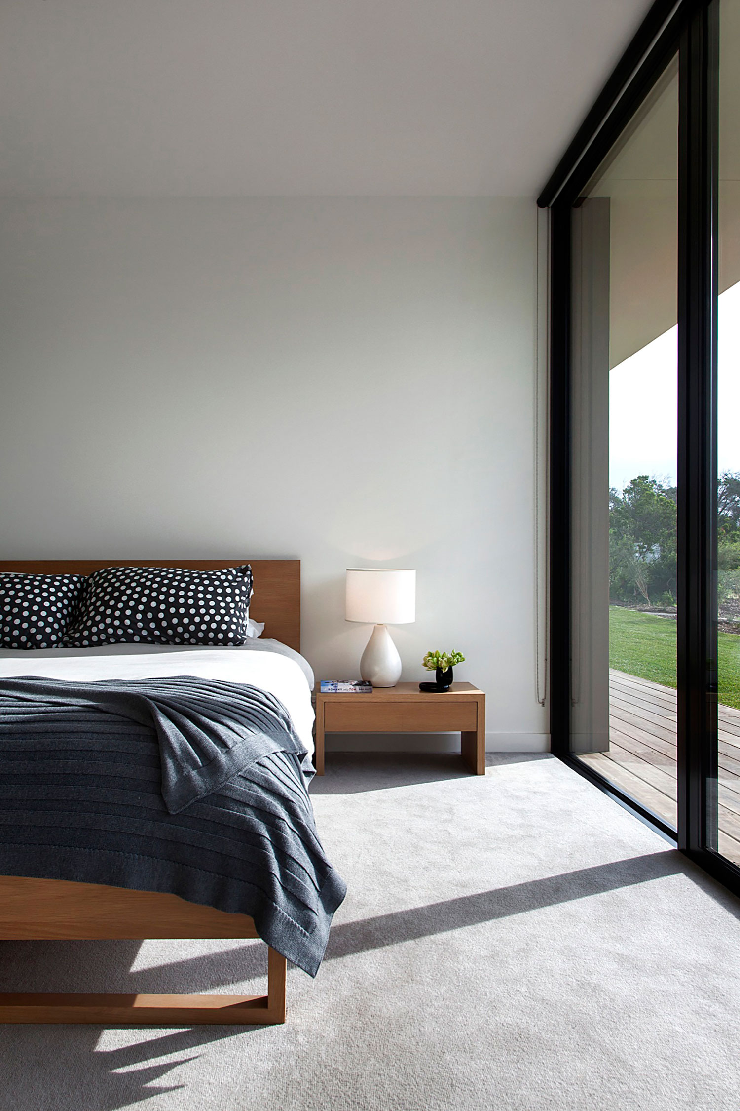 An Elegant Modern Wood and Glass House on the Mornington Peninsula, Victoria by InForm (11)