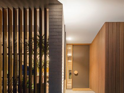 An Elegant Modern Wood and Glass House on the Mornington Peninsula, Victoria by InForm (15)