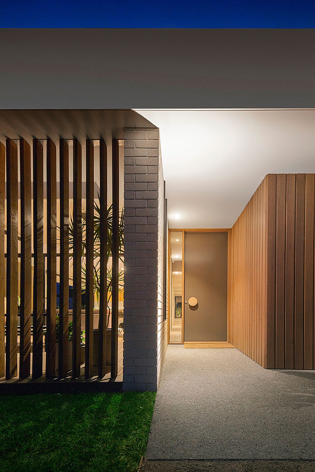 An Elegant Modern Wood and Glass House on the Mornington Peninsula, Victoria by InForm (15)