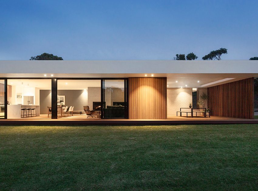 An Elegant Modern Wood and Glass House on the Mornington Peninsula, Victoria by InForm (16)